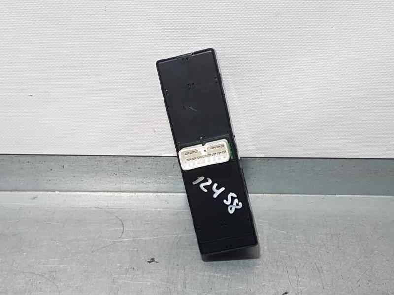 Recambio de mando elevalunas delantero izquierdo para kia cerato 1.6crdi referencia OEM IAM   