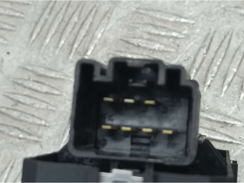 Recambio de mando elevalunas trasero derecho para land rover discovery v6 td s referencia OEM IAM YUD501070PVJ 0802211 