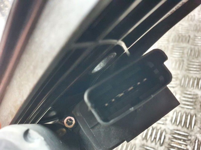 Recambio de elevalunas trasero derecho para peugeot 3008 gt line referencia OEM IAM 9830388880  ELECTRICO