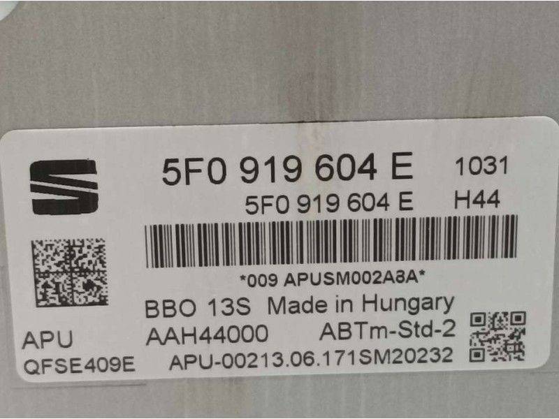 Recambio de sistema audio / radio para seat ibiza (6p1) reference referencia OEM IAM 5F0919604E  