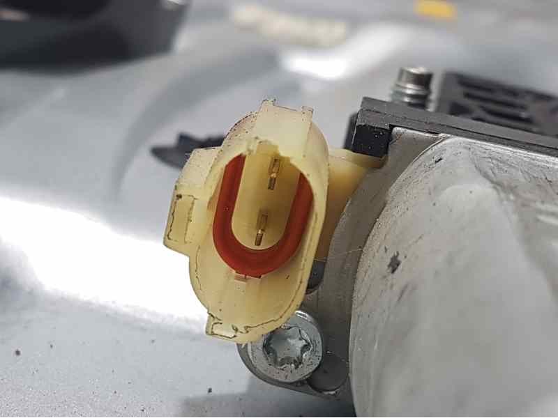Recambio de elevalunas delantero derecho para kia cerato 1.6crdi referencia OEM IAM  2 PINS ELECTRICO