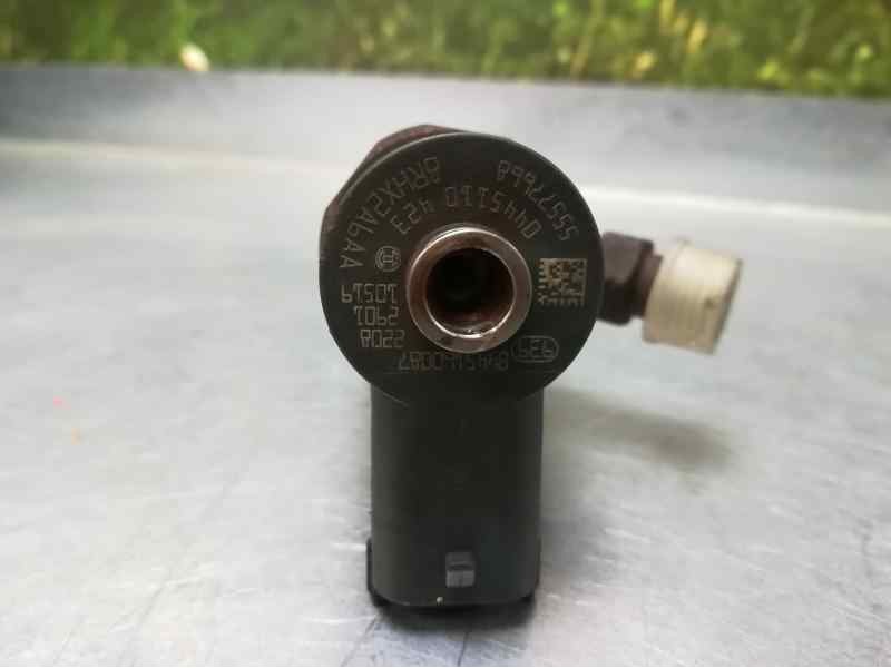 Recambio de inyector para opel insignia sports tourer 2.0 cdti cat referencia OEM IAM 55577668 0445110423 BOSCH