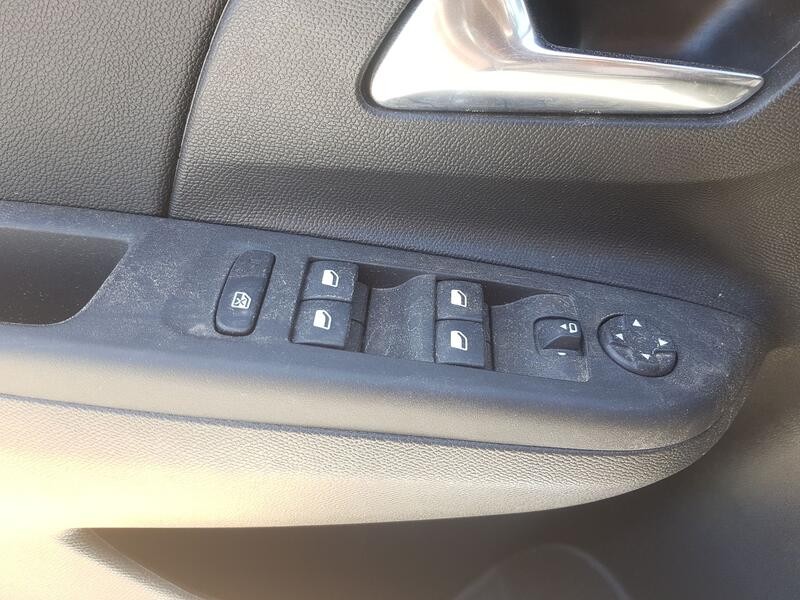 Recambio de mando elevalunas delantero izquierdo para opel corsa f (p2jo) 1.2 (68) referencia OEM IAM 98044803ZD C/ MANDO RETROV