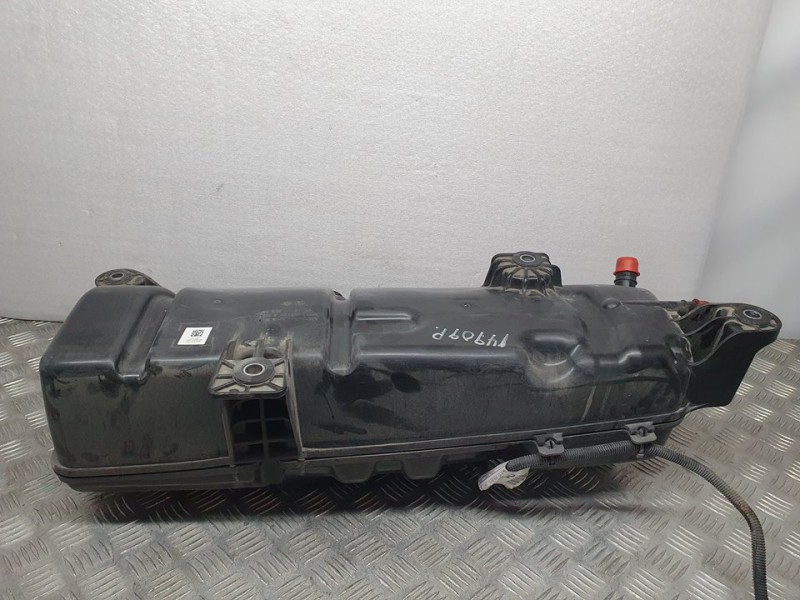 Recambio de deposito adblue para land rover range rover evoque evoque referencia OEM IAM K8D25J228AB M8D25J228AB 