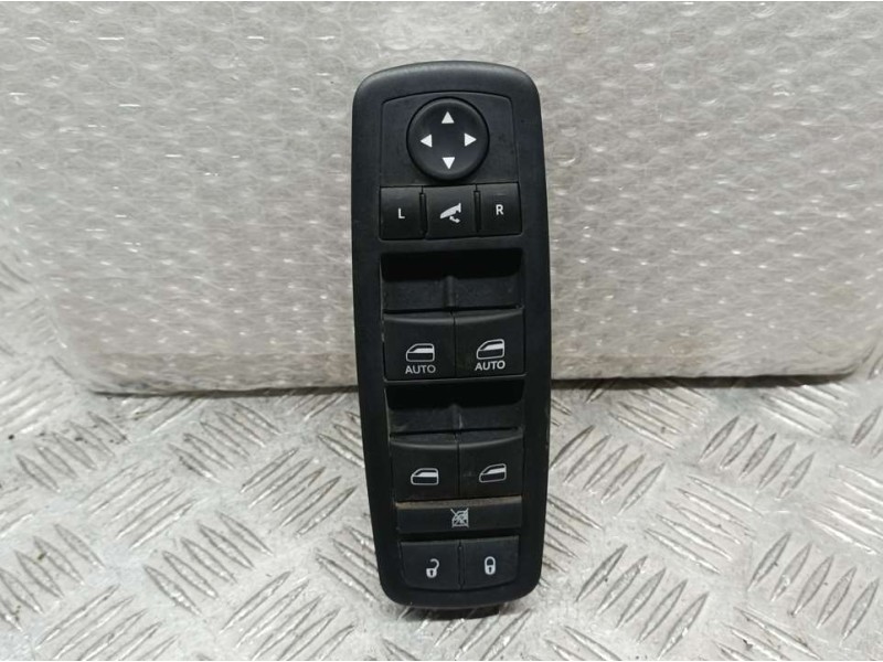 Recambio de mando elevalunas delantero izquierdo para jeep cherokee limited 4wd referencia OEM IAM 68271208AA 10130140 