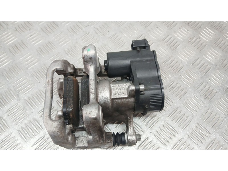 Recambio de pinza freno trasera derecha para mercedes-benz gla (h247) gla 200 d (247.712) referencia OEM IAM A2474232000  263A22