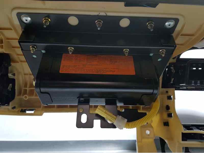 Recambio de kit airbag para kia cerato 1.6crdi referencia OEM IAM  C PRETENSORES C SALPICADERO