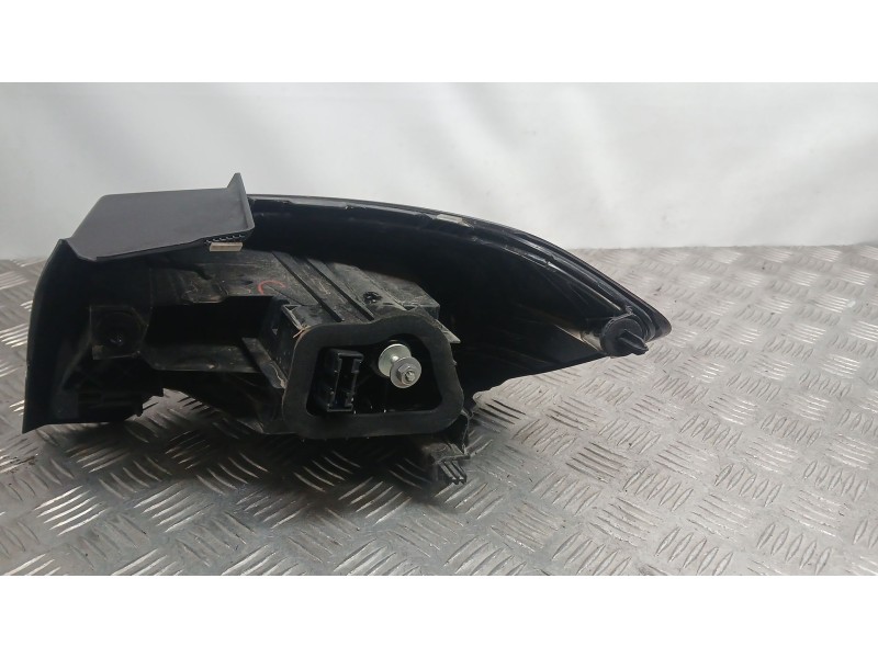 Recambio de piloto trasero izquierdo exterior para opel corsa f (p2jo) 1.2 (68) referencia OEM IAM 9829317380 VALEO 90194156