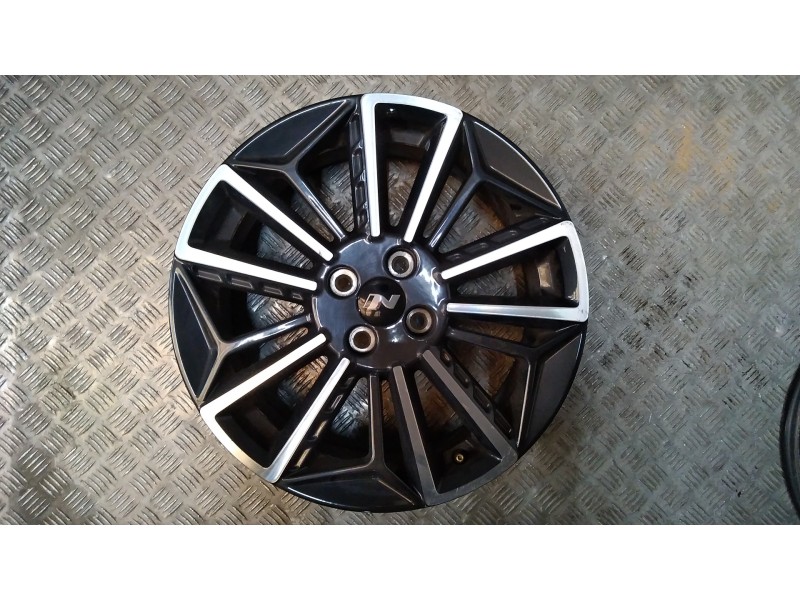 Recambio de juego llantas aluminio para hyundai i20 n line referencia OEM IAM 7X17 4 TORN ET54 ALUMINIO 