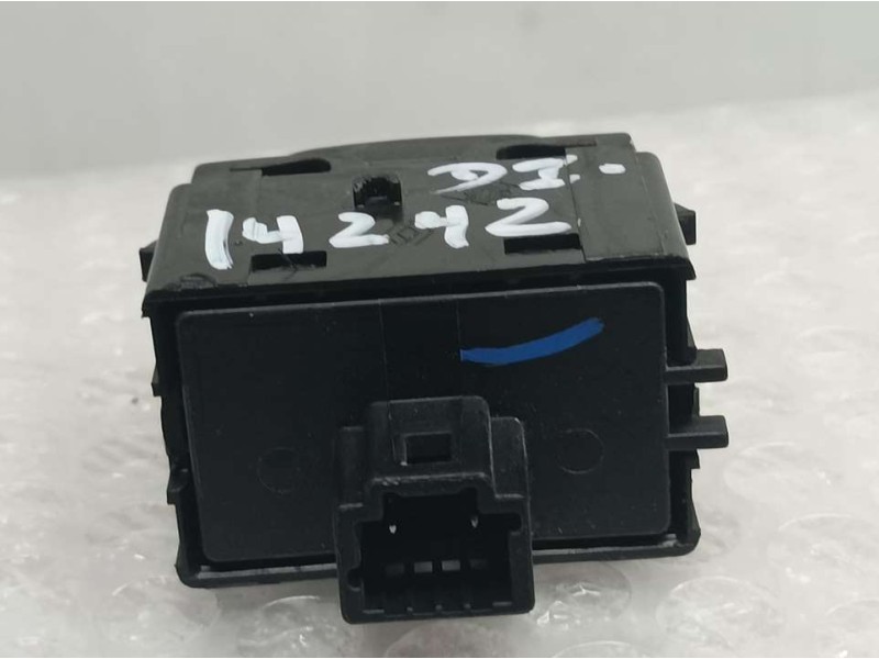 Recambio de interruptor para renault captur zen referencia OEM IAM 254298400R  