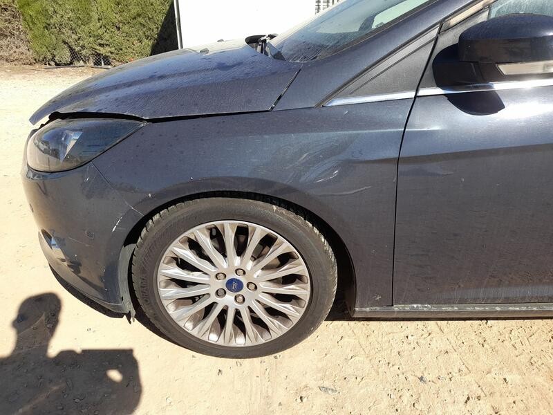 Recambio de aleta delantera izquierda para ford focus iii 1.6 ecoboost referencia OEM IAM 2171304  