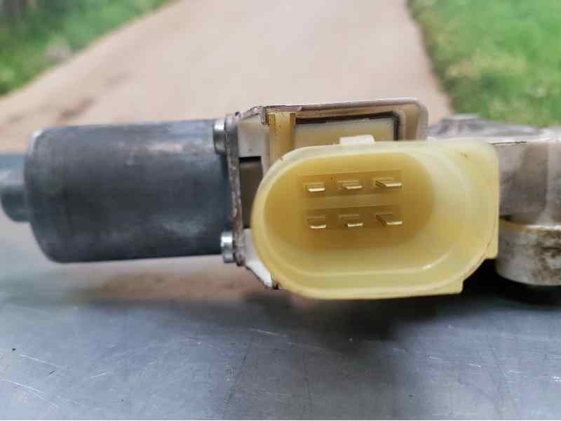 Recambio de elevalunas delantero izquierdo para bmw serie 1 berlina (e81/e87) 118d referencia OEM IAM  6 PINS ELECTRICO