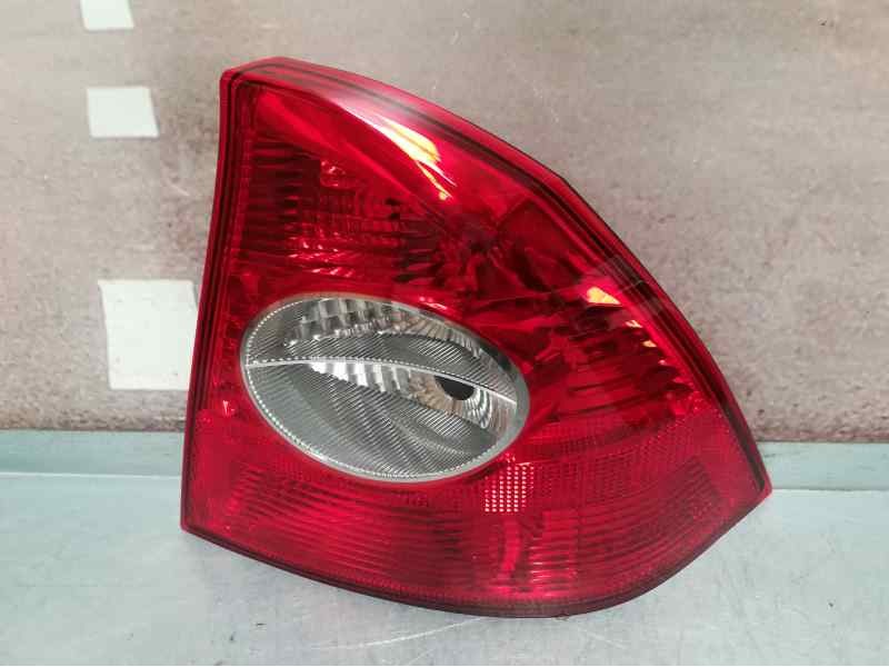 Recambio de piloto trasero derecho para ford focus berlina (cap) referencia OEM IAM 5M5113A602AA  