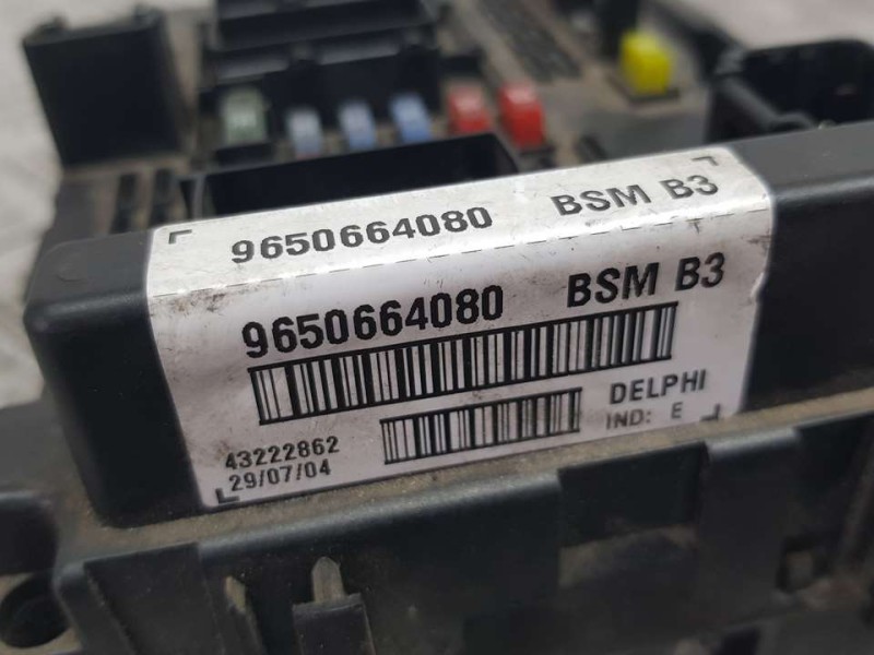 Recambio de caja reles / fusibles para peugeot 307 break / sw (s1) xr clim plus referencia OEM IAM 9650664080 43222862 DELPHI