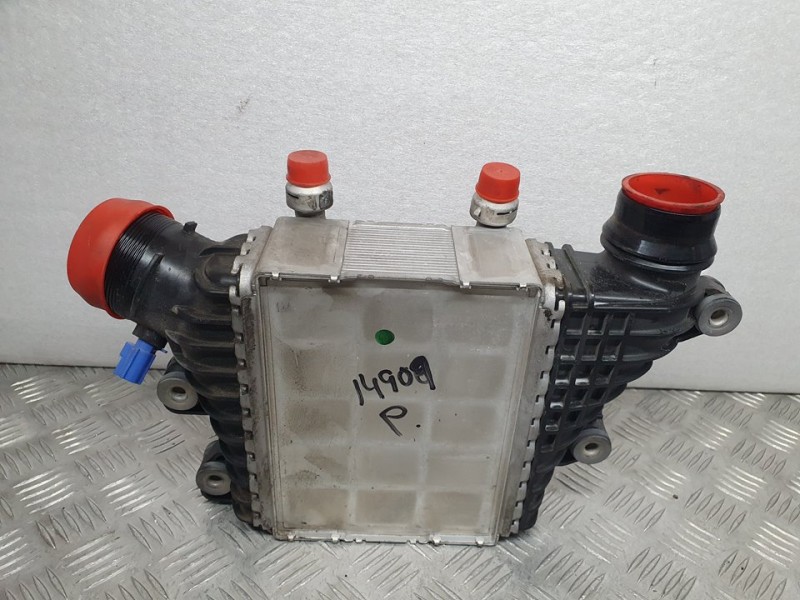 Recambio de intercooler para land rover range rover evoque evoque referencia OEM IAM GJ329L440AD  TOCADO