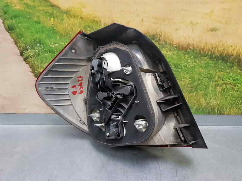 Recambio de piloto trasero derecho para bmw serie 1 berlina (e81/e87) 118d referencia OEM IAM 692450212  ROZADO