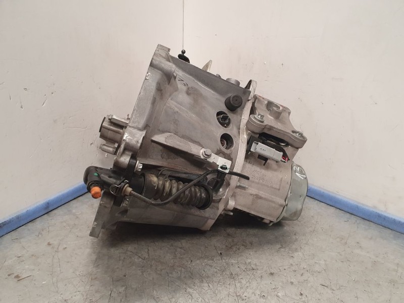 Recambio de caja cambios para citroën c3 feel referencia OEM IAM 20ET69 8583183B 5VELOCIDADES