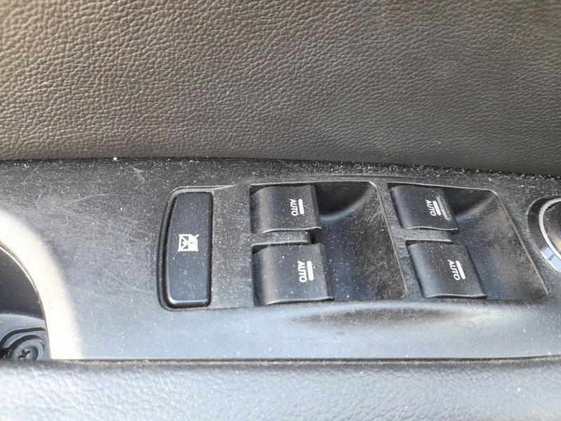 Recambio de mando elevalunas delantero izquierdo para hyundai i40 i (vf) 1.7 crdi referencia OEM IAM 935713Z000 C/MANDO RETROVIS