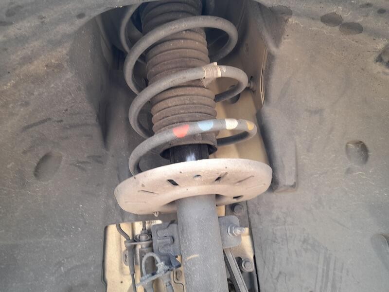 Recambio de amortiguador delantero derecho para peugeot 308 ii (lb_, lp_, lw_, lh_, l3_) 1.2 thp 110 referencia OEM IAM 16285653