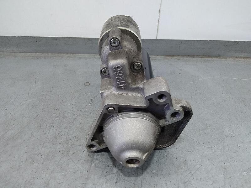 Recambio de motor arranque para renault scenic iii dynamique referencia OEM IAM 233001073r 7711497567 / 0001136008 BOSCH