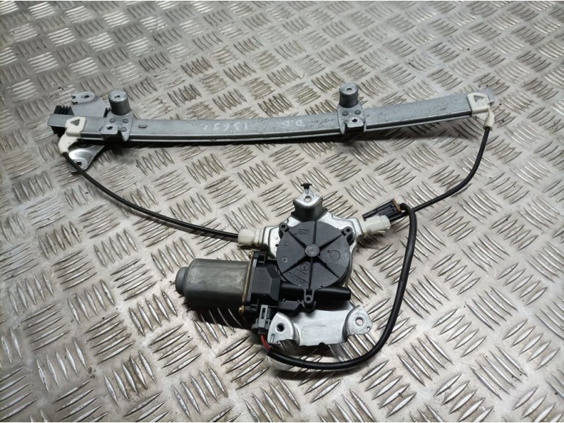 Recambio de elevalunas delantero derecho para nissan primera berlina (p11) básico referencia OEM IAM 807002F010  ELECTRICO 2 PIN