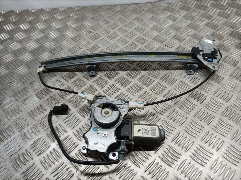 Recambio de elevalunas delantero derecho para nissan primera berlina (p11) básico referencia OEM IAM 807002F010  ELECTRICO 2 PIN