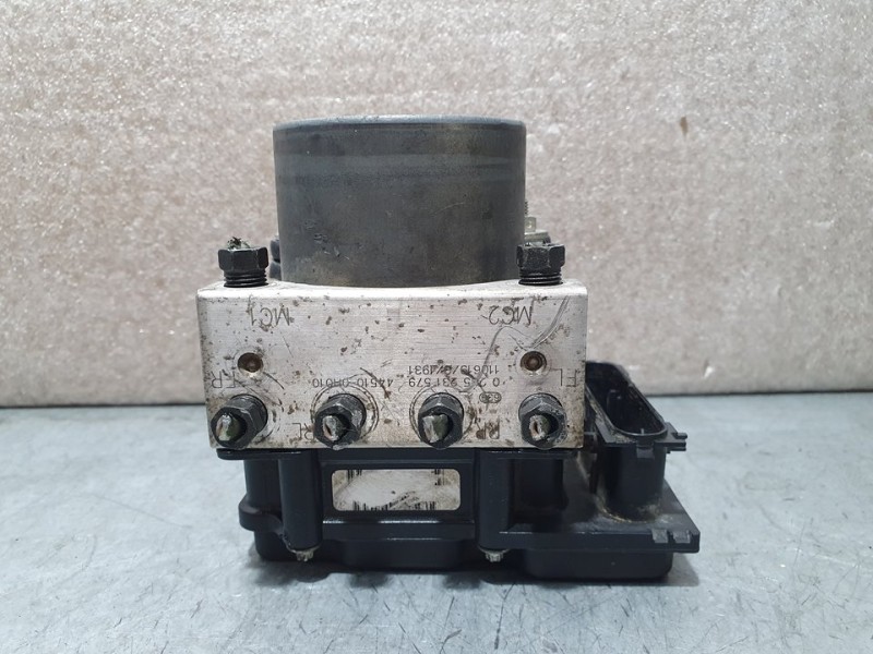 Recambio de abs para toyota aygo (kgb/wnb) blue referencia OEM IAM 445100H010 0265231579 BOSCH