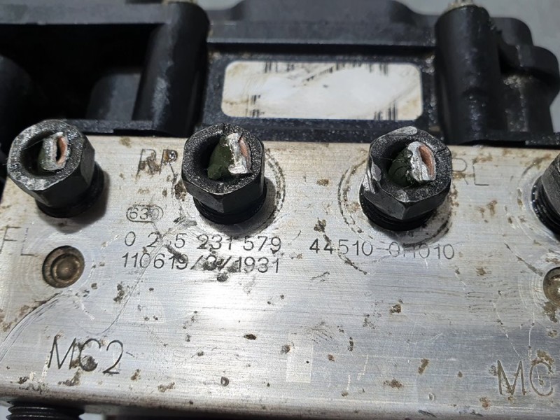 Recambio de abs para toyota aygo (kgb/wnb) blue referencia OEM IAM 445100H010 0265231579 BOSCH