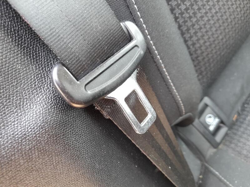 Recambio de cinturon seguridad trasero derecho para peugeot 308 ii (lb_, lp_, lw_, lh_, l3_) 1.2 thp 110 referencia OEM IAM 1611