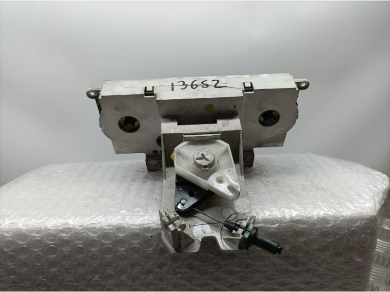 Recambio de mando climatizador para nissan primera berlina (p11) básico referencia OEM IAM 275109F601  SIN REFERENCIA