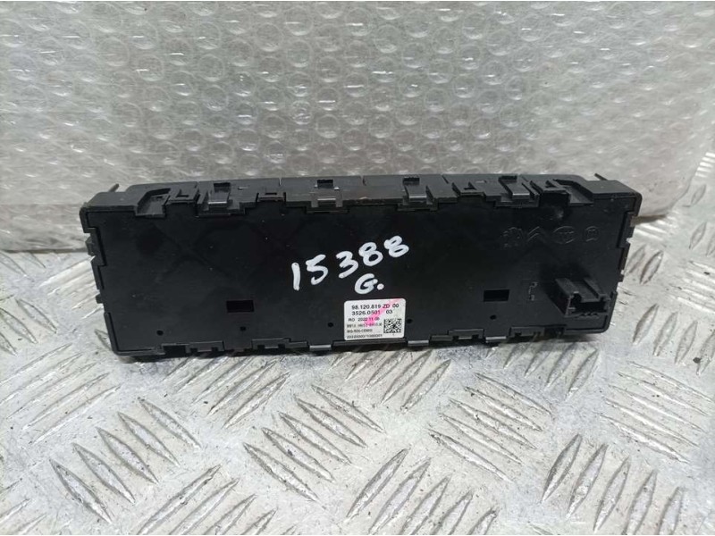 Recambio de mando multifuncion para toyota proace furgon referencia OEM IAM 98120818ZD 3526050103 MANDO RADIO Y GPS