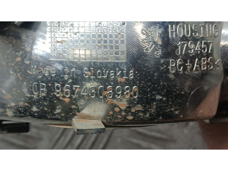 Recambio de piloto trasero central para opel corsa f (p2jo) 1.2 (68) referencia OEM IAM 9674308980 ANTINIEBLAS PARAGOLPES 