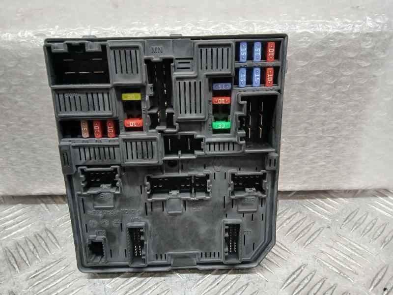 Recambio de caja reles / fusibles para nissan pulsar (c13) acenta referencia OEM IAM 284B73ZL0A  