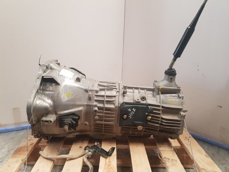 Recambio de caja cambios para toyota land cruiser (j15) basis referencia OEM IAM 3303060B61  6VELOCIDADES