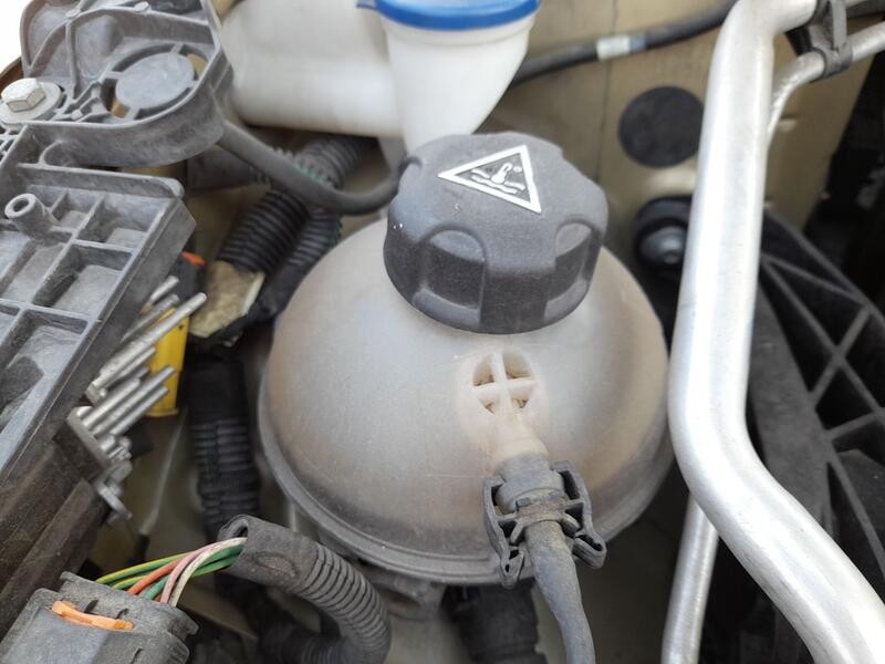 Recambio de deposito expansion para peugeot 308 ii (lb_, lp_, lw_, lh_, l3_) 1.2 thp 110 referencia OEM IAM 9678125880  