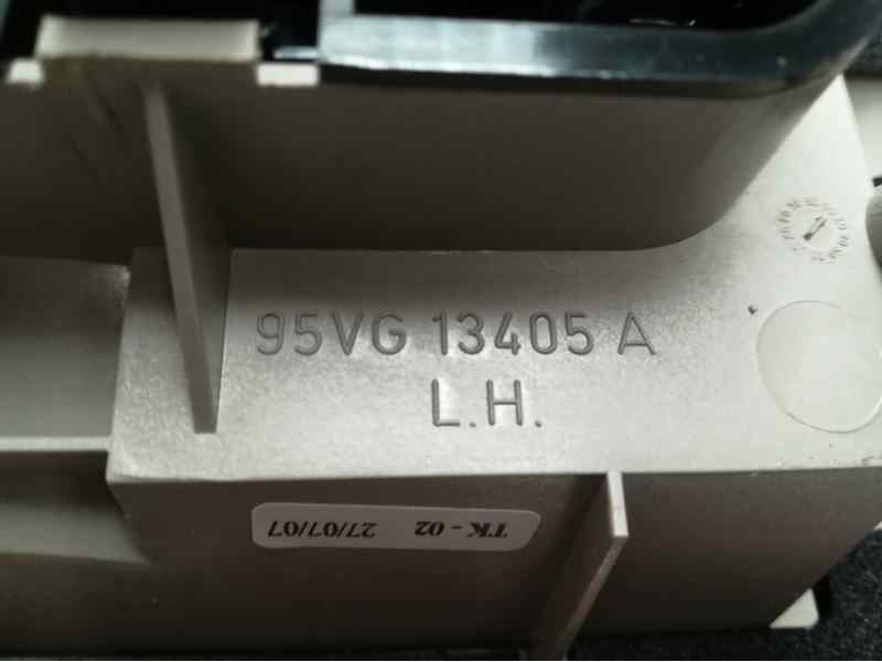 Recambio de piloto trasero izquierdo para ford fiesta berl./courier referencia OEM IAM 95VG13405A  