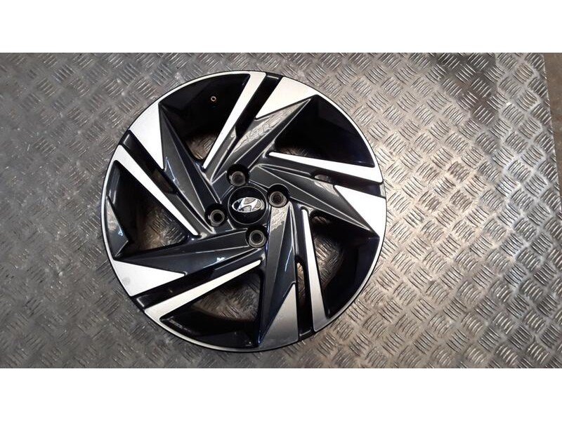 Recambio de llanta aluminio para hyundai bayon (bc3) 1.2 mpi referencia OEM IAM 6X16 4 TORN ET50 ALUMINIO 