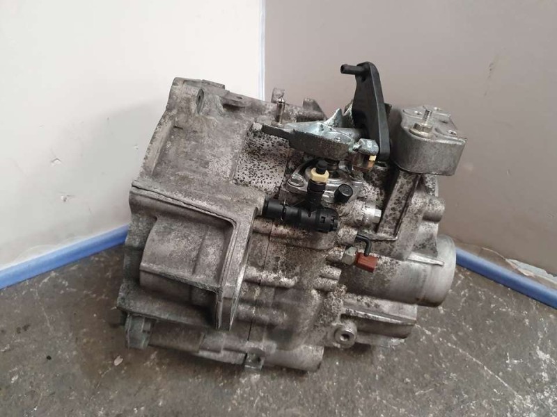 Recambio de caja cambios para volkswagen golf vi (5k1) gtd referencia OEM IAM KXZ 09040P02 6VELOCIDADES