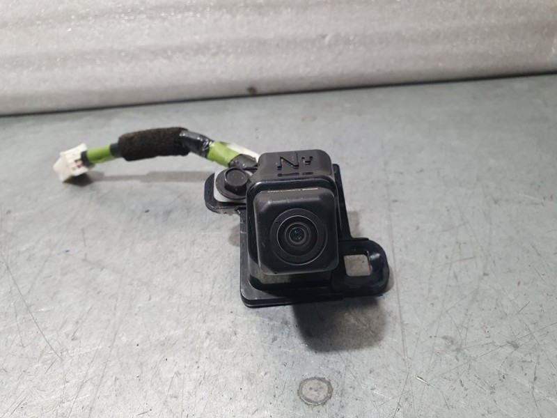 Recambio de camara vision trasera para toyota rav 4 advance hybrid referencia OEM IAM 8679942020  6 CABLES