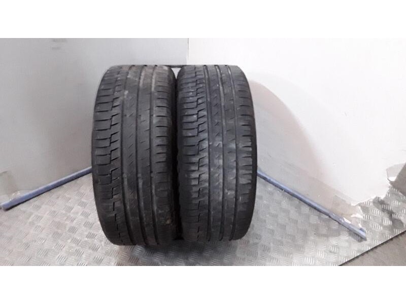 Recambio de neumatico pareja para neumaticos reutilizados - referencia OEM IAM 235401996W CONTINENTAL 235/40/19/96W