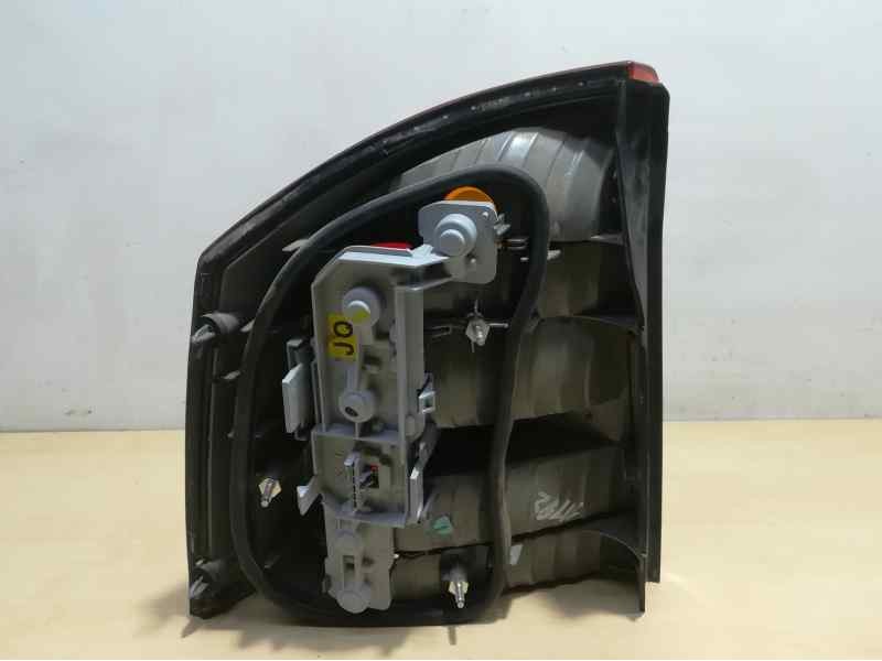 Recambio de piloto trasero derecho para opel vectra c berlina club referencia OEM IAM 13130644  