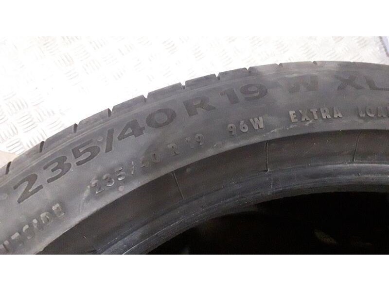 Recambio de neumatico pareja para neumaticos reutilizados - referencia OEM IAM 235401996W CONTINENTAL 235/40/19/96W