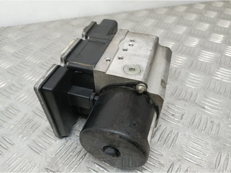 Recambio de abs para opel vectra c berlina club referencia OEM IAM 13663901 54084696A TRW