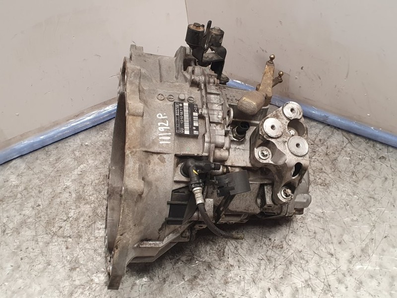 Recambio de caja cambios para opel vectra c berlina club referencia OEM IAM 13101871 B22748 5VELOCIDADES