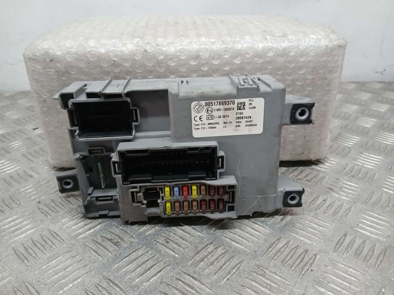 Recambio de caja reles / fusibles para fiat nuova 500 (150) pop referencia OEM IAM 517869370 28097429 