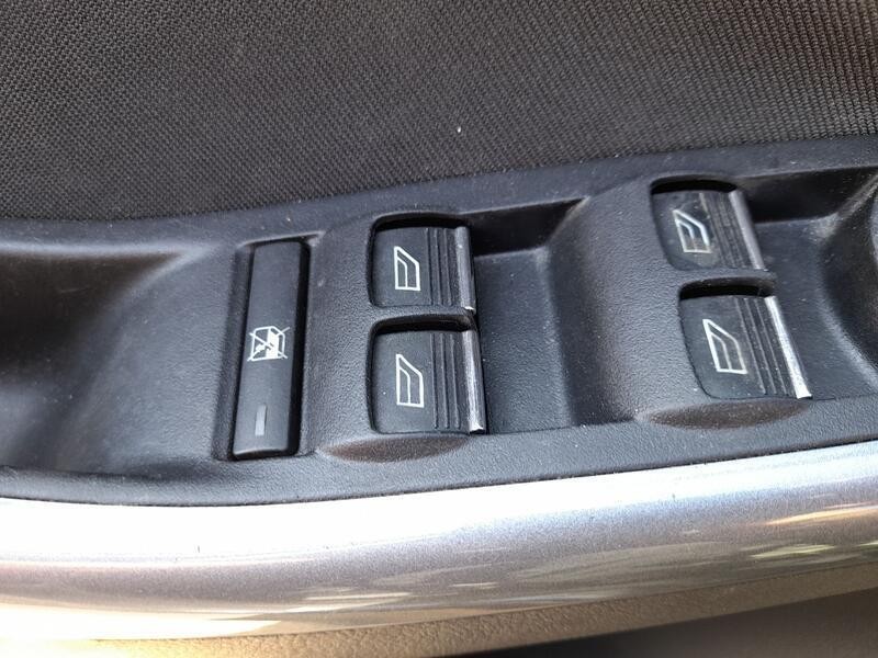 Recambio de mando elevalunas delantero izquierdo para ford focus iii 1.6 ecoboost referencia OEM IAM 2033890 C/MANDO RETROVISOR 