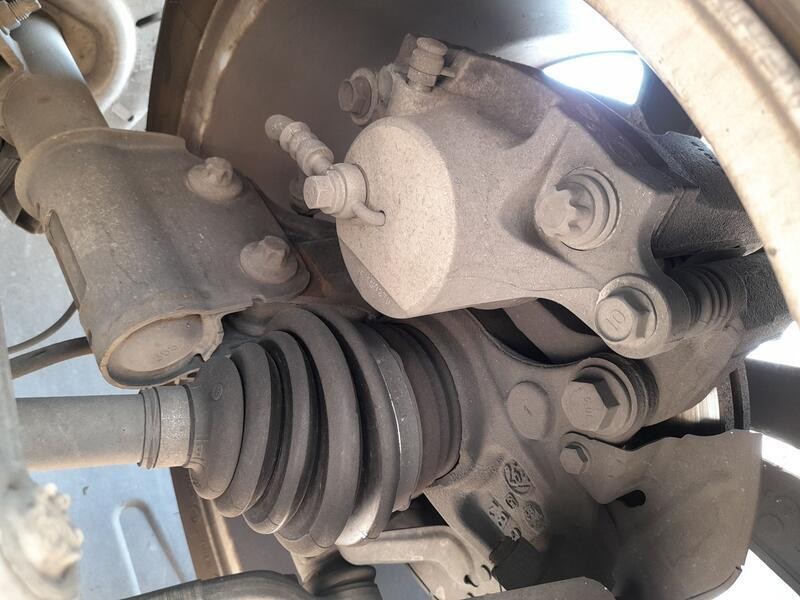 Recambio de mangueta delantera izquierda para peugeot 308 ii (lb_, lp_, lw_, lh_, l3_) 1.2 thp 110 referencia OEM IAM 1647857480