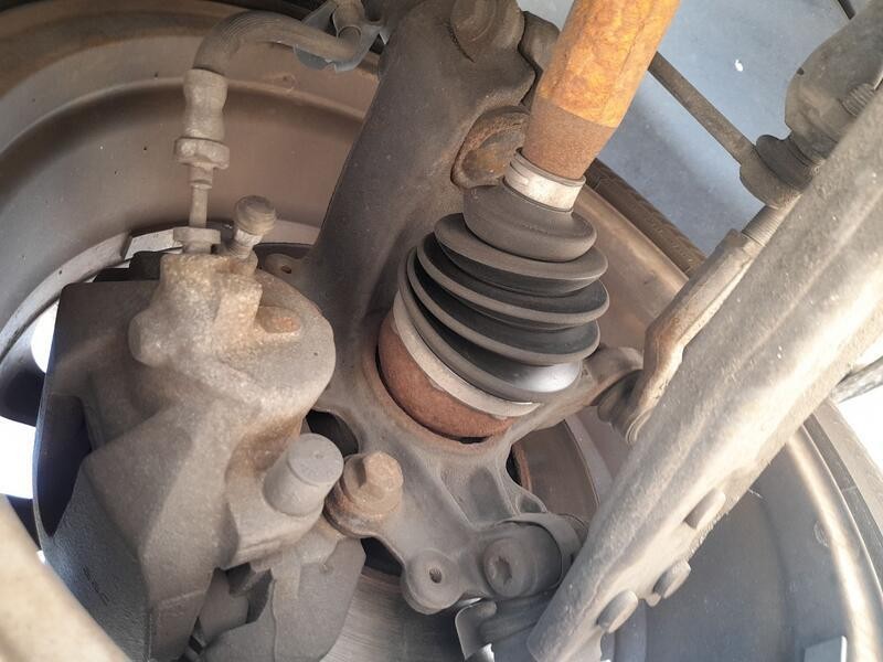 Recambio de mangueta delantera derecha para ford focus iii 1.6 ecoboost referencia OEM IAM 1882874  