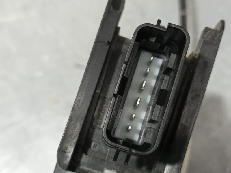 Recambio de elevalunas delantero izquierdo para hyundai i20 go referencia OEM IAM 82401C8020  ELECTRICO 6 PINS