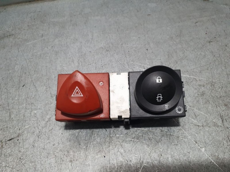 Recambio de warning para renault megane ii berlina 5p authentique referencia OEM IAM 8200407415 88040009 DELPHI